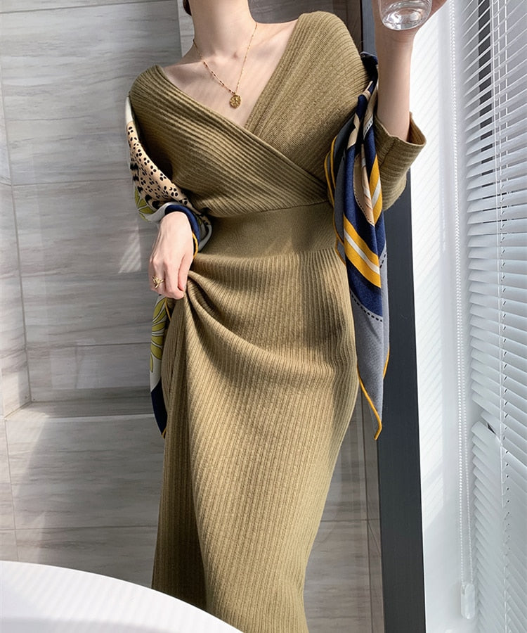 2021 Women's Autumn Winter New Retro Temperament V-neck Sexy Backless Slim Knitted Dress